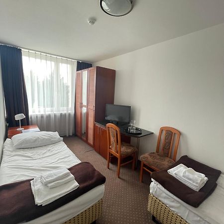Plonia Economy Hostel Szczecin Buitenkant foto