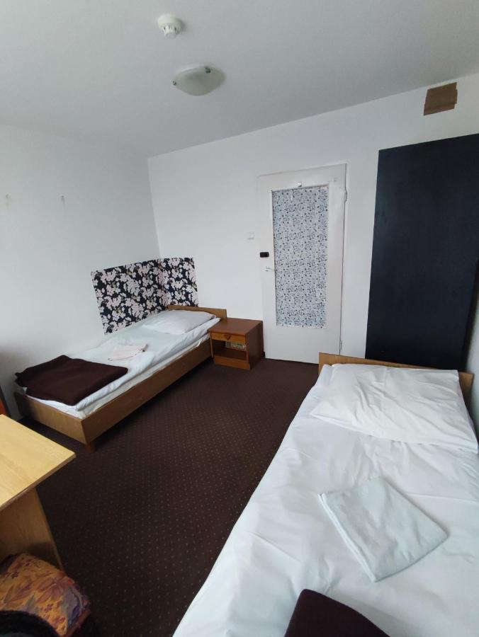 Plonia Economy Hostel Szczecin Buitenkant foto