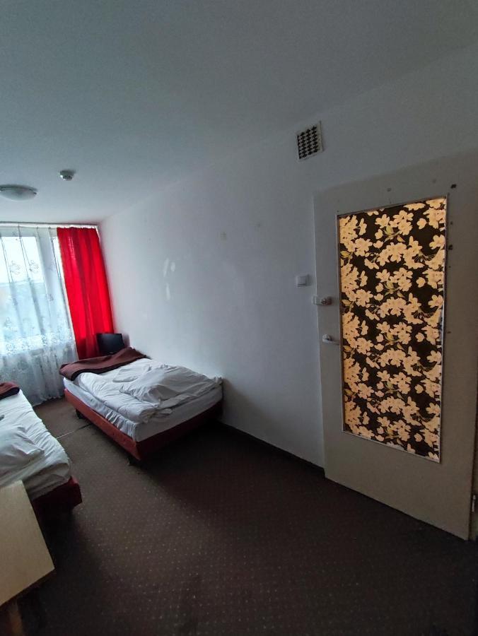 Plonia Economy Hostel Szczecin Buitenkant foto
