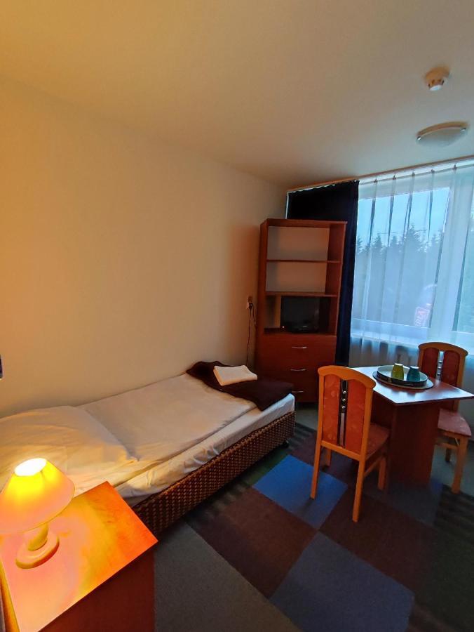 Plonia Economy Hostel Szczecin Buitenkant foto