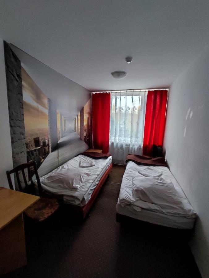 Plonia Economy Hostel Szczecin Buitenkant foto
